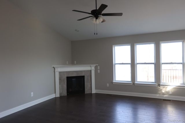 1012 Camellia Circle 48, Marion Twp, MI 48843