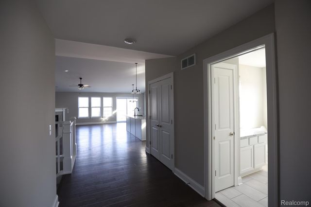 1012 Camellia Circle 48, Marion Twp, MI 48843