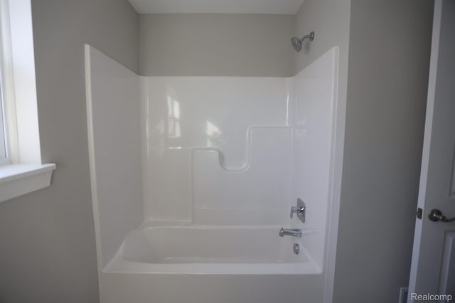 1012 Camellia Circle 48, Marion Twp, MI 48843