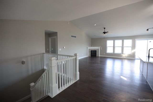 1012 Camellia Circle 48, Marion Twp, MI 48843