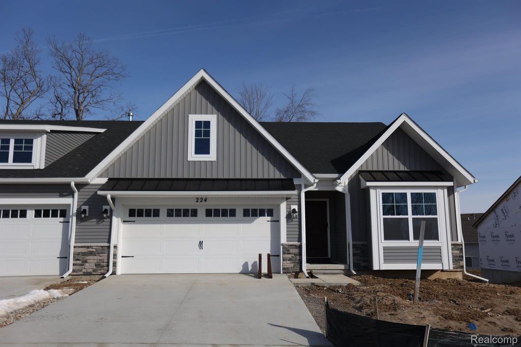 1012 Camellia Circle 48, Marion Twp, MI 48843