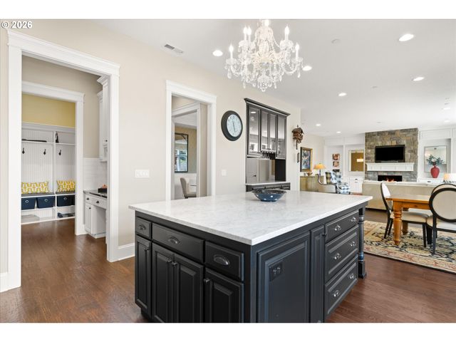 21818 SHANNON Ln, West Linn, OR 97068