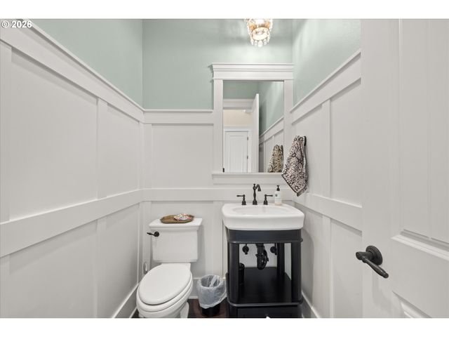 21818 SHANNON Ln, West Linn, OR 97068