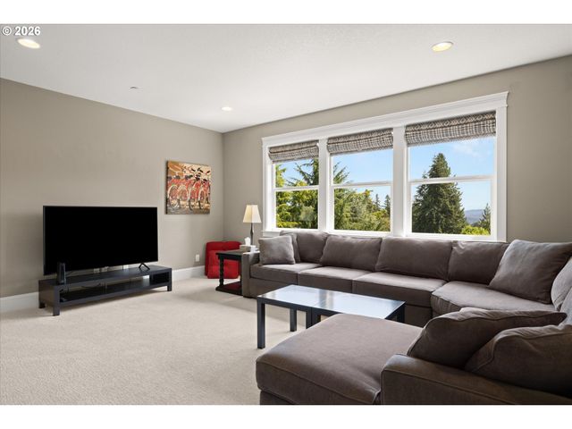 21818 SHANNON Ln, West Linn, OR 97068