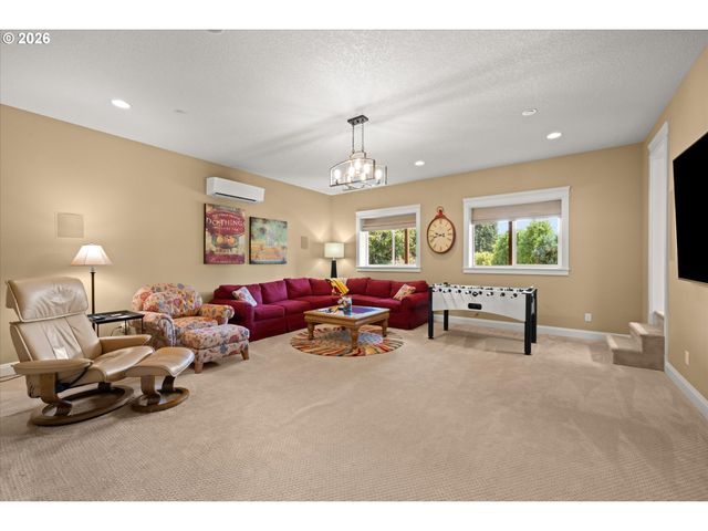 21818 SHANNON Ln, West Linn, OR 97068