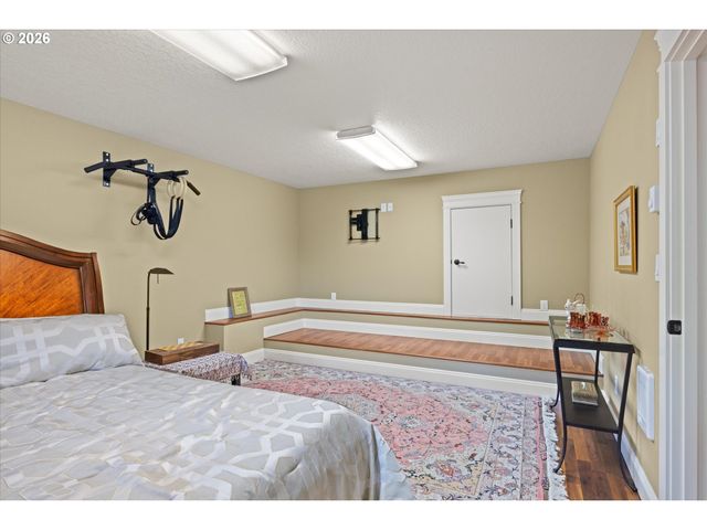 21818 SHANNON Ln, West Linn, OR 97068
