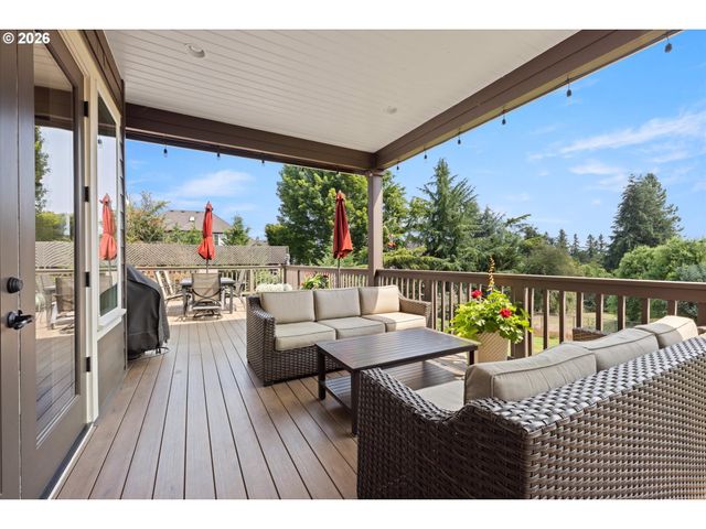 21818 SHANNON Ln, West Linn, OR 97068