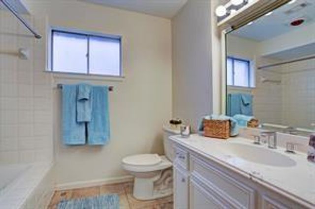 3815 Sun Valley Drive, Houston, TX 77025