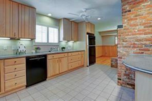 3815 Sun Valley Drive, Houston, TX 77025