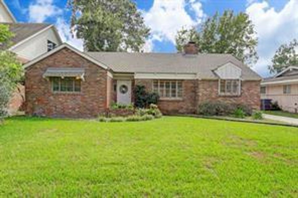 3815 Sun Valley Drive, Houston, TX 77025