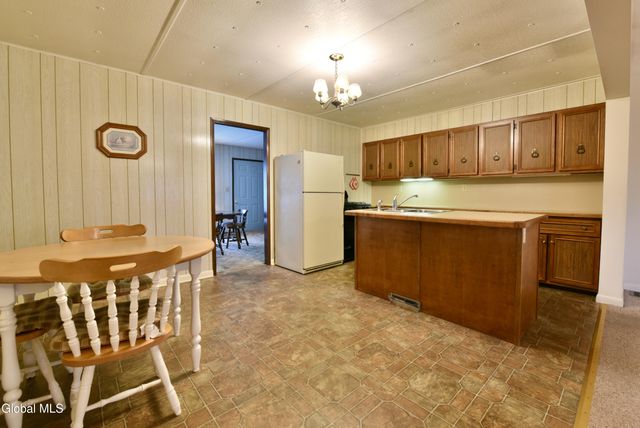 807 Fon Clair Street, Johnstown, NY 12095