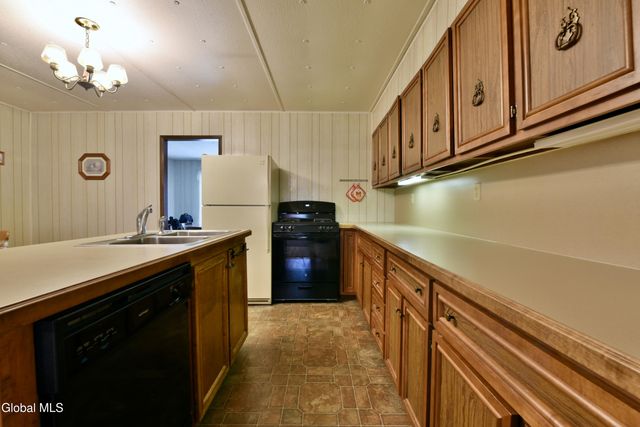 807 Fon Clair Street, Johnstown, NY 12095