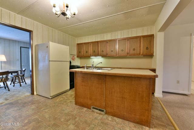 807 Fon Clair Street, Johnstown, NY 12095