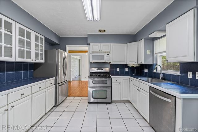 3441 Hawthorne Drive, Flint, MI 48503