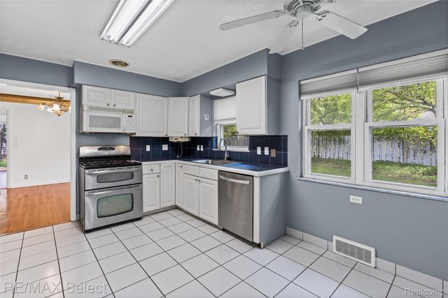 3441 Hawthorne Drive, Flint, MI 48503