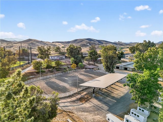 21951 Stawberry Lane, Canyon Lake, CA 92587
