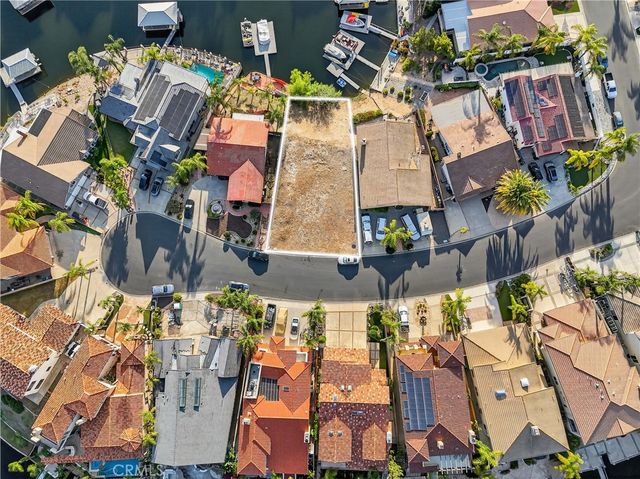 21951 Stawberry Lane, Canyon Lake, CA 92587