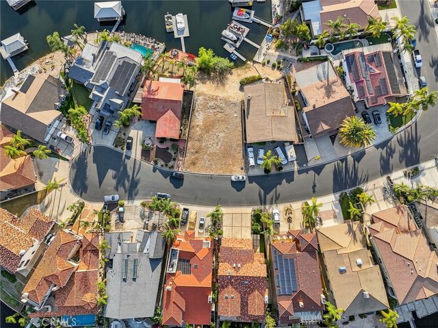 21951 Stawberry Lane, Canyon Lake, CA 92587