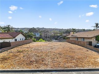 21951 Stawberry Lane, Canyon Lake, CA 92587