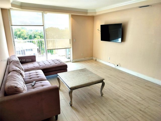 2020 NE 135th Street 506, North Miami, FL 33181