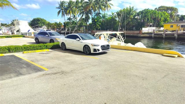 2020 NE 135th Street 506, North Miami, FL 33181