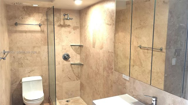 2020 NE 135th Street 506, North Miami, FL 33181