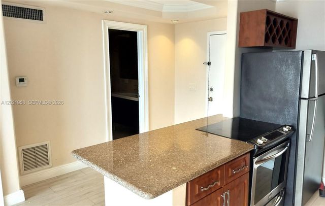 2020 NE 135th Street 506, North Miami, FL 33181