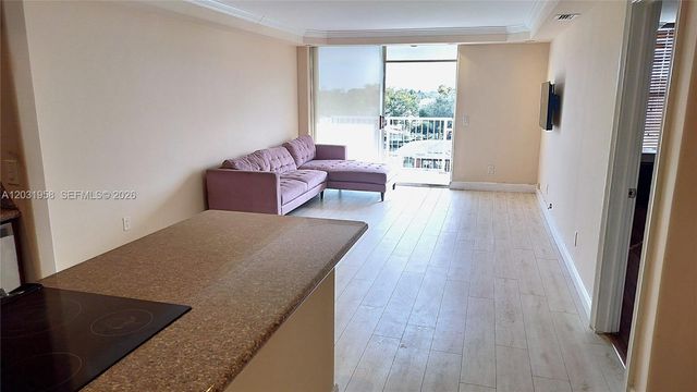 2020 NE 135th Street 506, North Miami, FL 33181