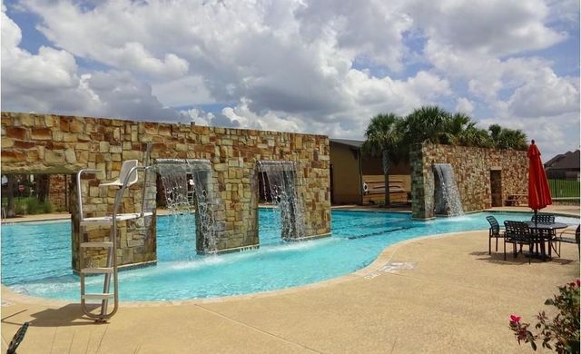 31207 Elmgrove Knoll Drive, Hockley, TX 77447