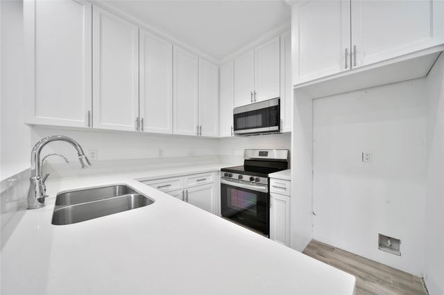 712 Country Place Drive D, Houston, TX 77079