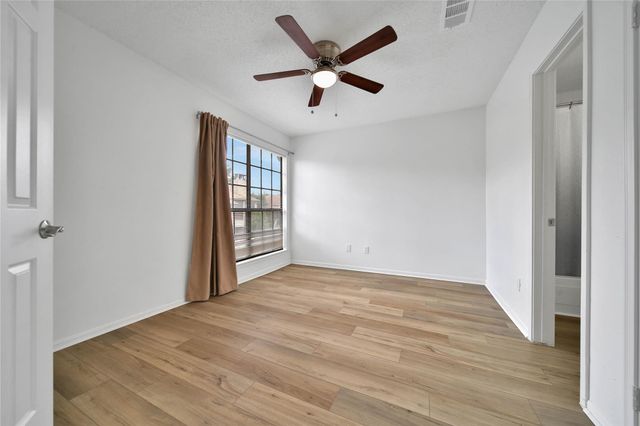 712 Country Place Drive D, Houston, TX 77079