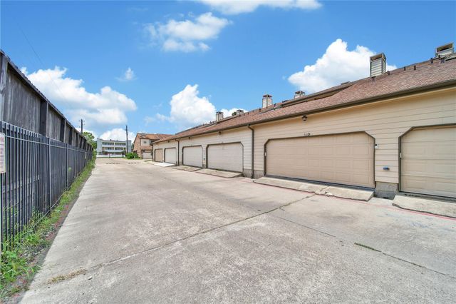 712 Country Place Drive D, Houston, TX 77079