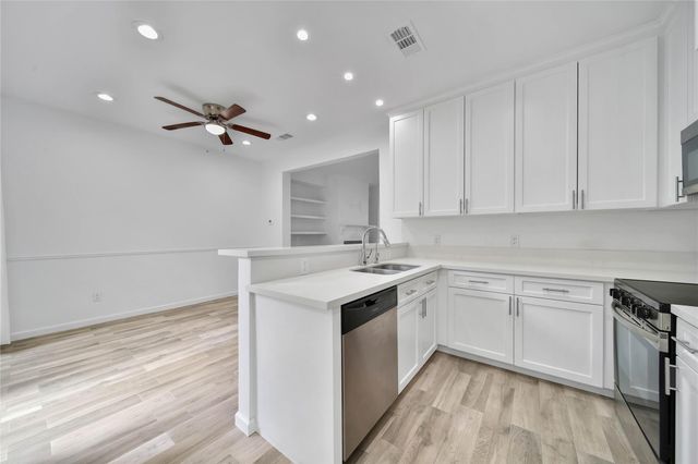 712 Country Place Drive D, Houston, TX 77079