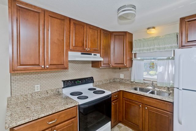 57 Price Street, Springfield, MA 01104