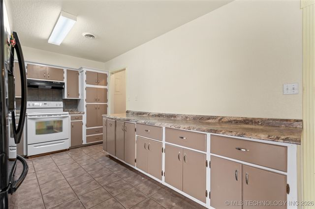 43 Laurel Street, Lone Grove, OK 73443