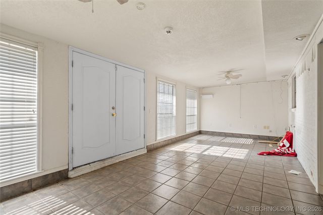 43 Laurel Street, Lone Grove, OK 73443