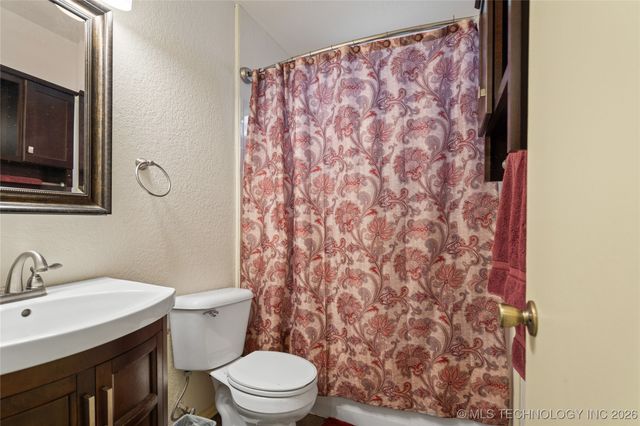 43 Laurel Street, Lone Grove, OK 73443