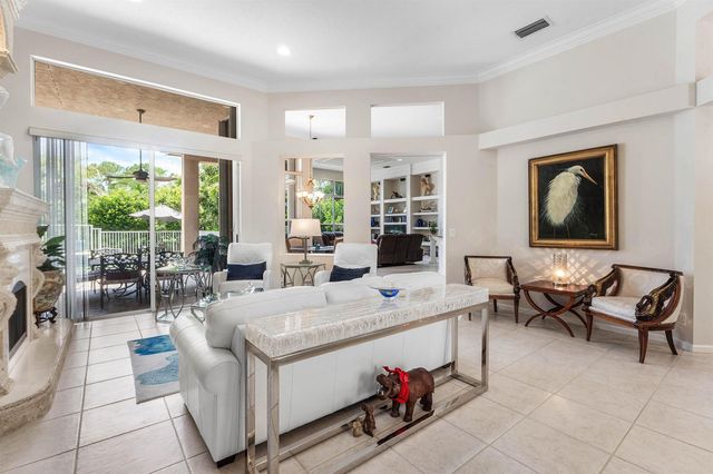 911 Forest Glen Lane, Wellington, FL 33414