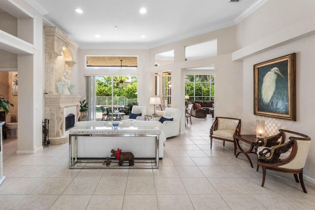 911 Forest Glen Lane, Wellington, FL 33414