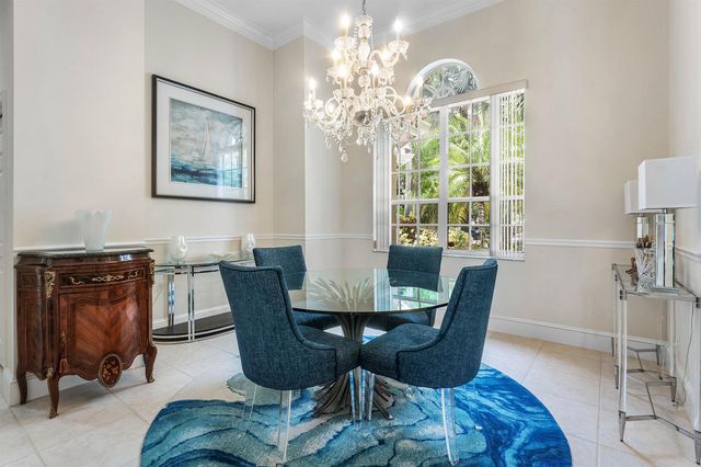 911 Forest Glen Lane, Wellington, FL 33414