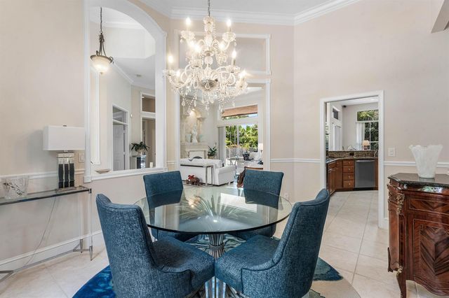911 Forest Glen Lane, Wellington, FL 33414