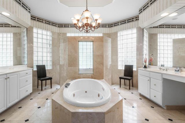 911 Forest Glen Lane, Wellington, FL 33414