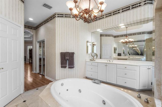 911 Forest Glen Lane, Wellington, FL 33414