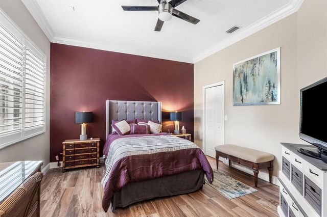 911 Forest Glen Lane, Wellington, FL 33414
