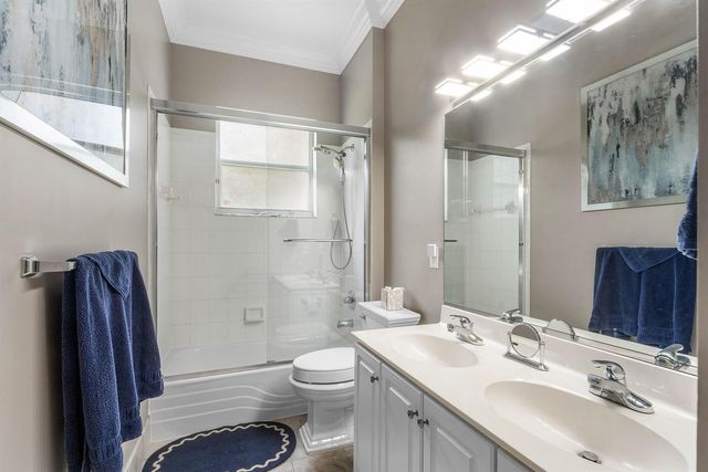 911 Forest Glen Lane, Wellington, FL 33414