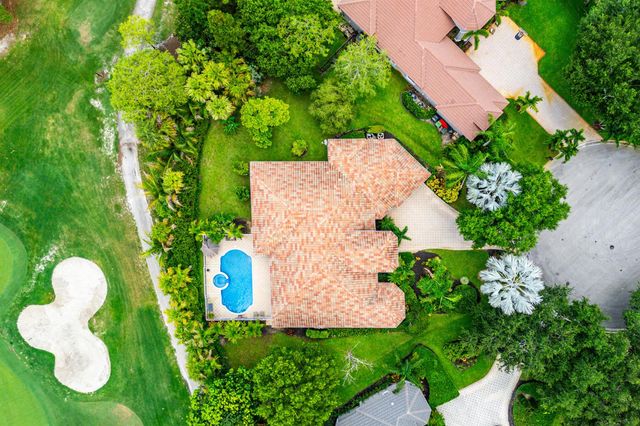 911 Forest Glen Lane, Wellington, FL 33414