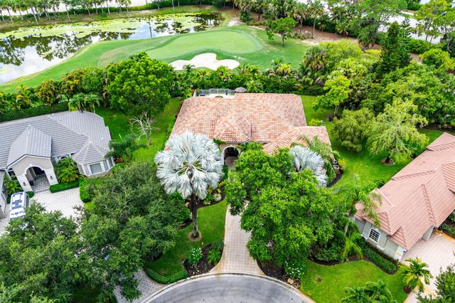 911 Forest Glen Lane, Wellington, FL 33414