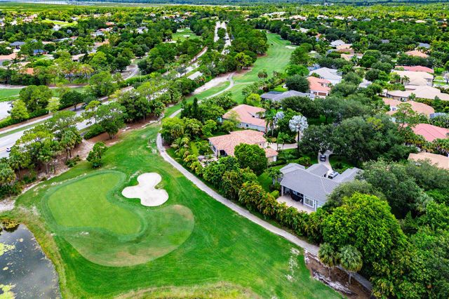 911 Forest Glen Lane, Wellington, FL 33414