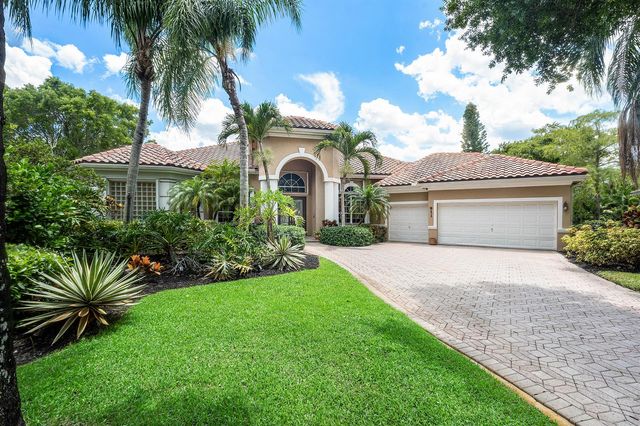 911 Forest Glen Lane, Wellington, FL 33414