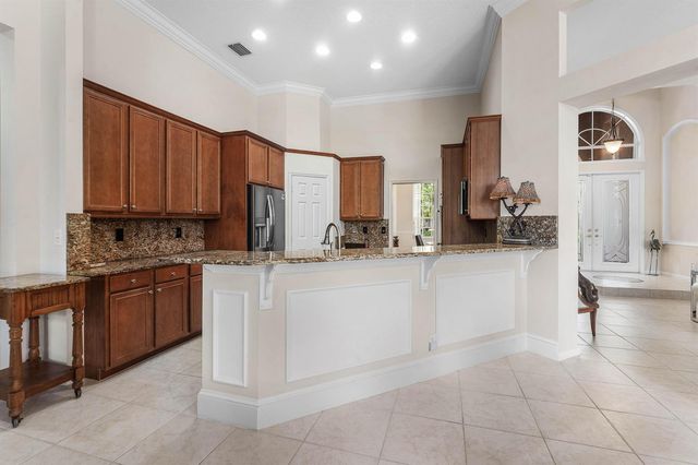 911 Forest Glen Lane, Wellington, FL 33414